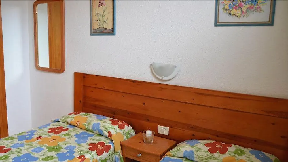 Apartamentos Los Cactus Playa del Ingles  2*, Playa del Ingles (Gran Canaria) Spain